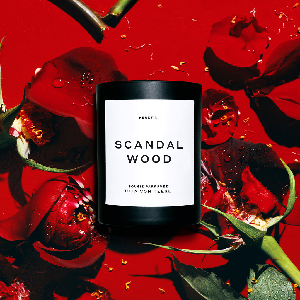 Scandalwood Candle with roses