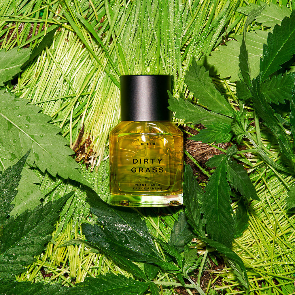 Dirty Grass 50ml with grass and leaves