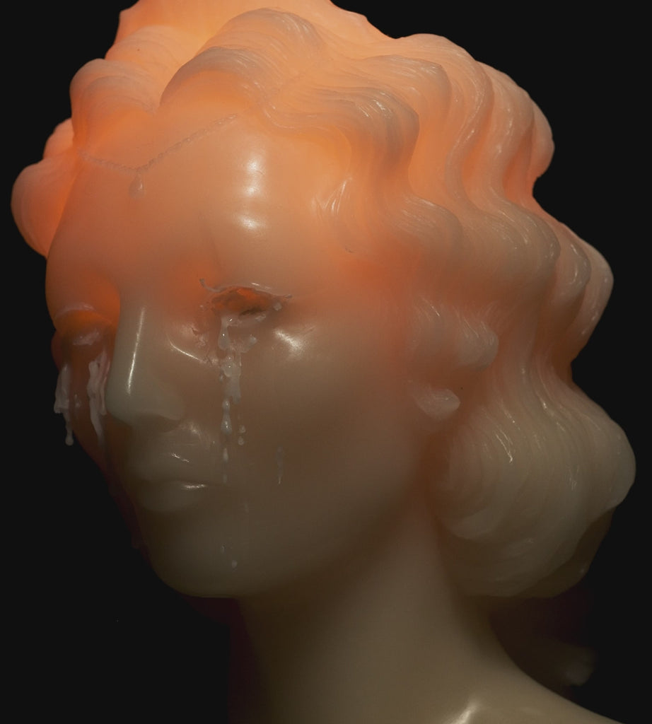 Weeping Bust in action 360